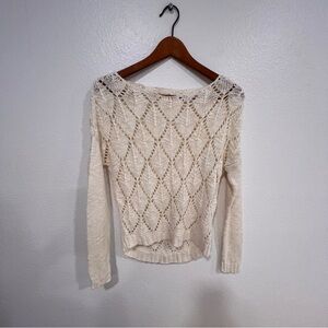 Vintage Cream Women's Sweater - Crew Neck